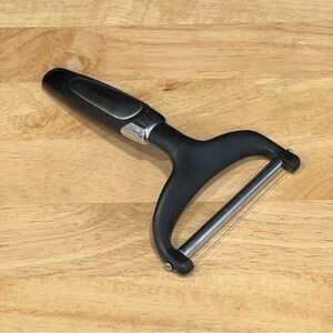 Farberware Black Cheese Slicer